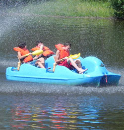 camp 10 paddle boat